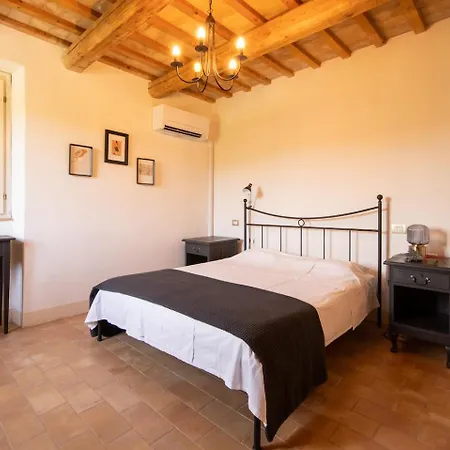 Dom wakacyjny Casa Raffaela, Charming With A Pool Monte Giberto