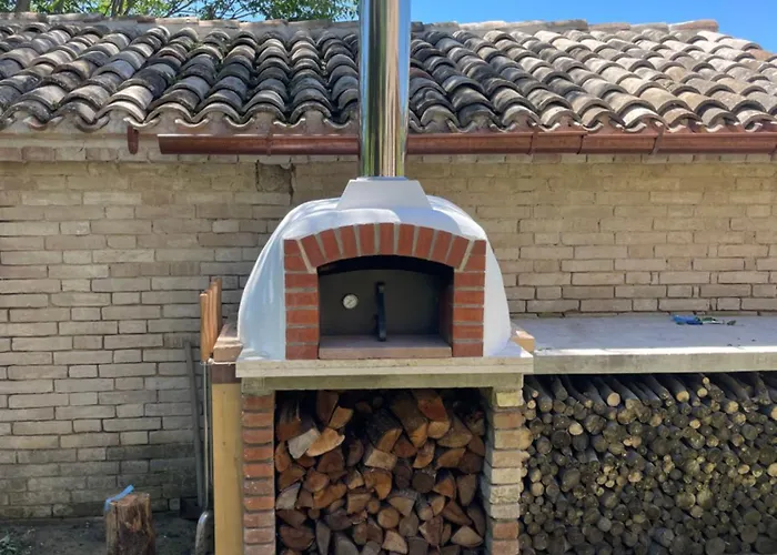 Vakantiehuis Casa Raffaela, Charming With A Pool *