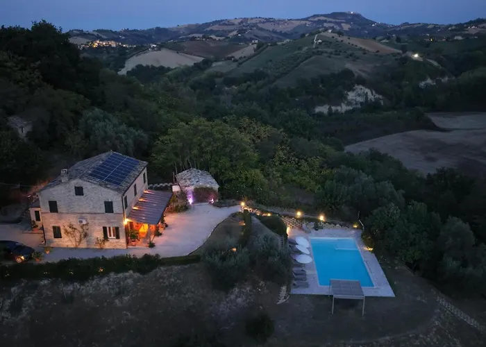 Vakantiehuis Casa Raffaela, Charming With A Pool Monte Giberto